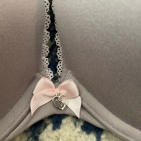 Victoria’s Secret 36C bra - Picture 2 of 3